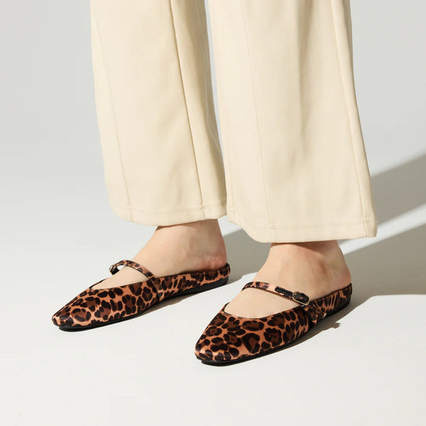 Yosi Samra Lily Mule